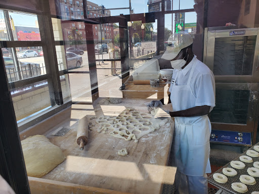 Donut Shop «Dat Donut», reviews and photos, 8251 S Cottage Grove Ave, Chicago, IL 60619, USA