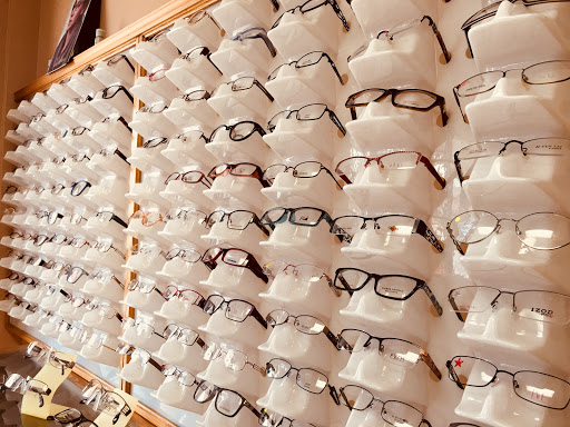 Optician «18.00 Eyeglass Place», reviews and photos, 1522 S 84th St, Milwaukee, WI 53214, USA