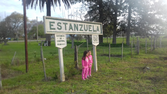 Escuela Municipal del Hogar Estación Estanzuela - Colonia