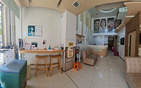 คลินิกทันตกรรมบ้านเติมยิ้ม ( Baan Term Yim Dental Clinic ) image