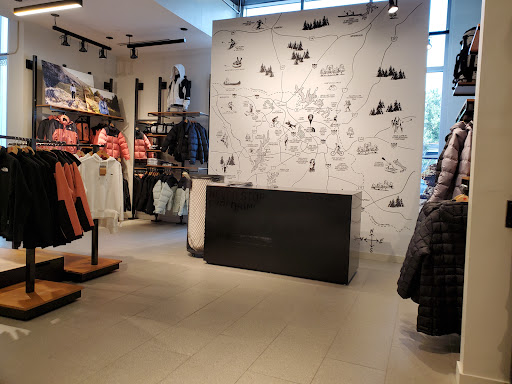 Clothing Store «The North Face», reviews and photos, 4325 Glenwood Ave, Raleigh, NC 27612, USA