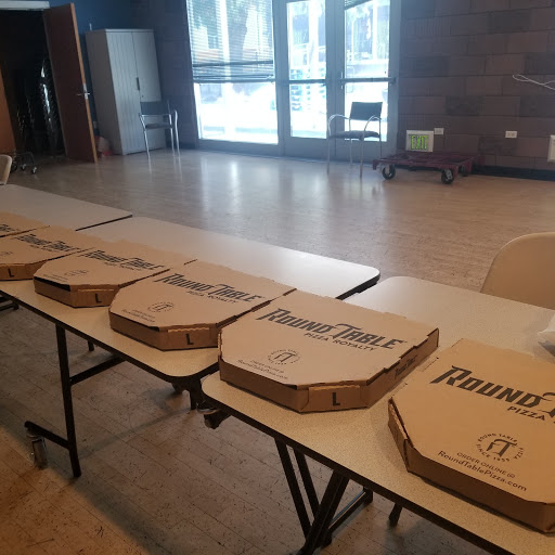 Pizza Restaurant «Round Table Pizza Downtown Willow Glen - Lincoln Ave», reviews and photos, 1175 Lincoln Ave, San Jose, CA 95125, USA