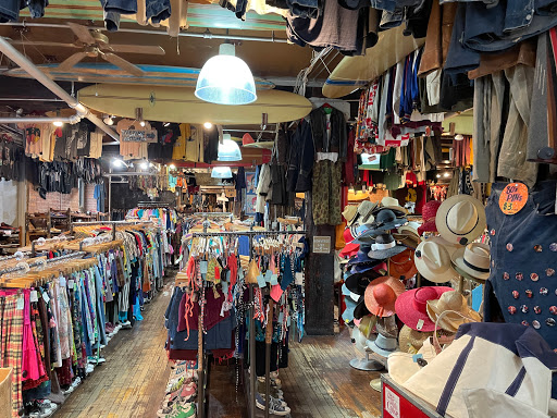 Vintage Clothing Store «10 ft Single by Stella Dallas», reviews and photos, 285 N 6th St, Brooklyn, NY 11211, USA