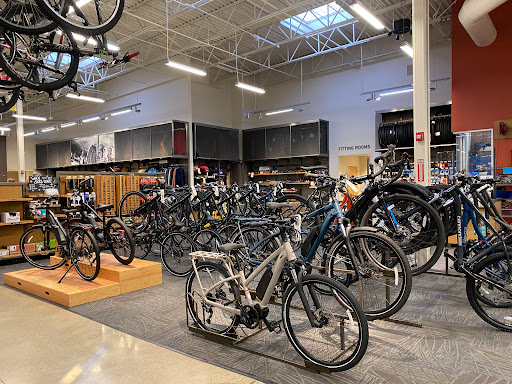 Camping Store «REI», reviews and photos, 2643 Edmondson Rd, Cincinnati, OH 45209, USA