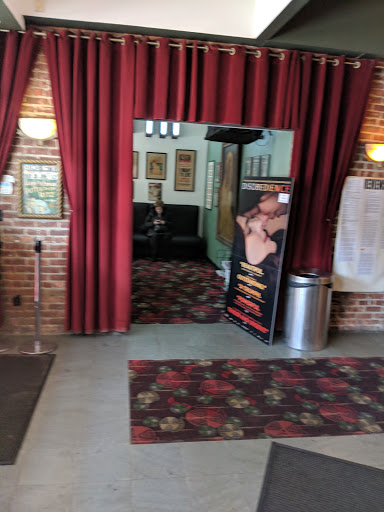 Movie Theater «Kew Gardens Cinemas», reviews and photos, 8105 Lefferts Blvd, Kew Gardens, NY 11415, USA