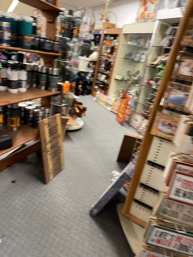 Sporting Goods Store «Hunters Gallery», reviews and photos, 237 Mt Cobb Hwy, Hamlin, PA 18427, USA