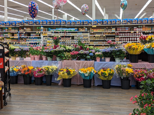 Shopping Mall «Bond Shopping Center», reviews and photos, 1891 S State Rd, Upper Darby, PA 19082, USA