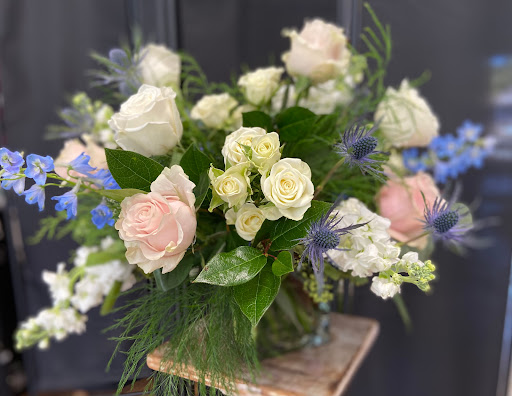 Florist «BloomTown Florist», reviews and photos, 218 W Bay Dr, Largo, FL 33770, USA