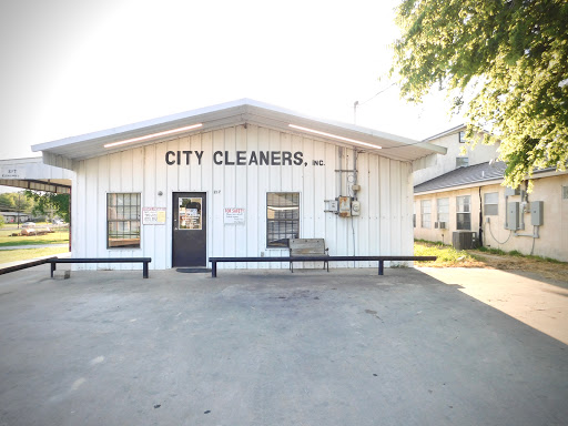 Dry Cleaner «City Cleaners», reviews and photos, 217 N Smith St, Pleasanton, TX 78064, USA