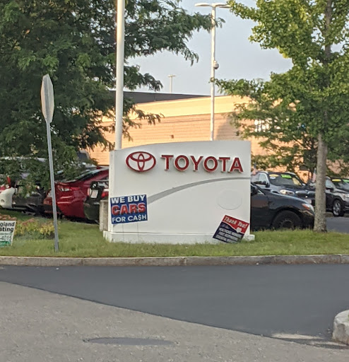 Car Dealer «Toyota of Braintree», reviews and photos, 210 Union St, Braintree, MA 02184, USA
