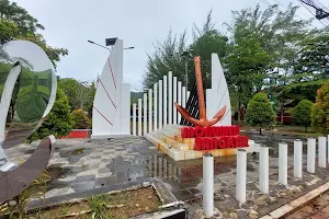 Taman Balaikota Kec. Panggul image