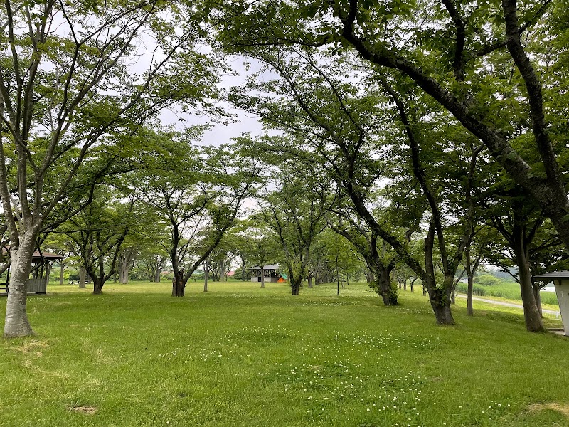 大潟村南の池入植記念公園