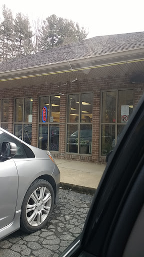 Liquor Store «ABC Store Dellwood», reviews and photos, 2721 Dellwood Rd, Waynesville, NC 28786, USA