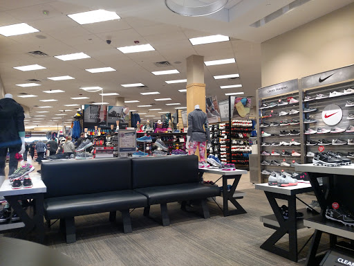 Sporting Goods Store «SCHEELS», reviews and photos, 2800 S Columbia Rd, Grand Forks, ND 58201, USA