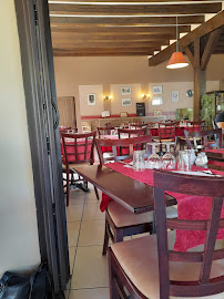 Atmosphère du Bar Brasserie Restaurant La Fontaine à Saint-Satur - n°1