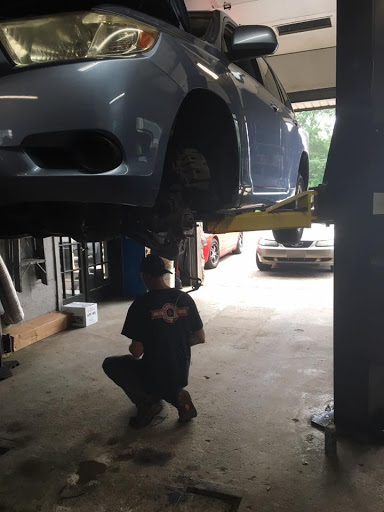 Auto Repair Shop «Platinum Auto Repair», reviews and photos, 675 Douglas Ave, Holland, MI 49424, USA