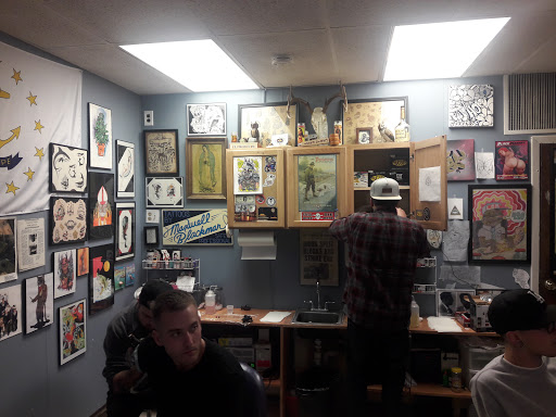 Ronnies Tattoo, 786 Eddy St, Providence, RI 02905, USA, 