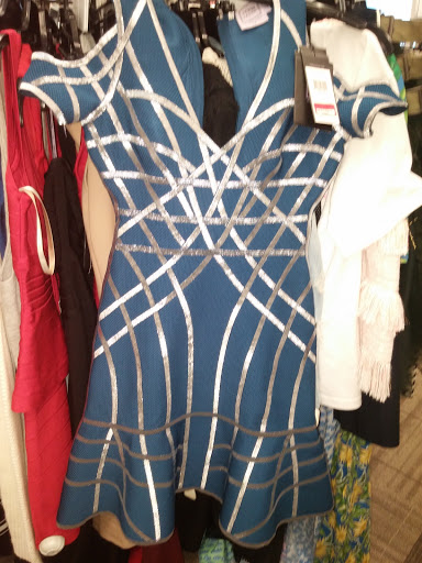 Department Store «Nordstrom Rack Downtown San Francisco», reviews and photos, 555 9th St, San Francisco, CA 94103, USA