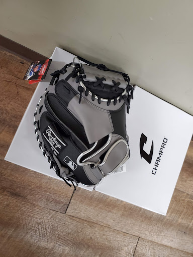 Sporting Goods Store «Bases Loaded», reviews and photos, 11455 Folsom Blvd, Rancho Cordova, CA 95742, USA