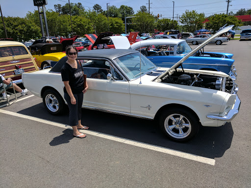 Car Dealer «Luck Chevrolet», reviews and photos, 516 S Washington Hwy, Ashland, VA 23005, USA