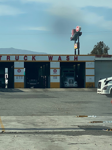 Slover Truck Wash And Detail en Fontana