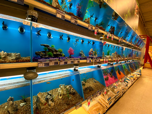 Pet Supply Store «PetSmart», reviews and photos, 5200 W Main St, Kalamazoo, MI 49009, USA