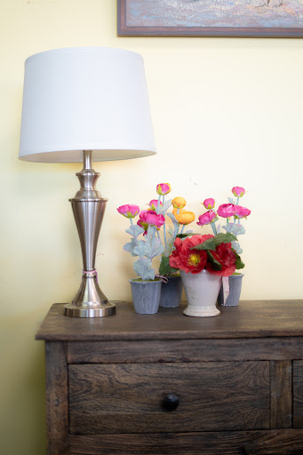 Used Furniture Store «Consign It Furniture», reviews and photos, 345 Scarlet Rd #12, Kennett Square, PA 19348, USA