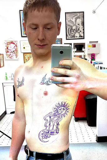 Tattoo Shop «Mystic Addiction Tattoos», reviews and photos, 818 N Kansas Ave, Topeka, KS 66608, USA