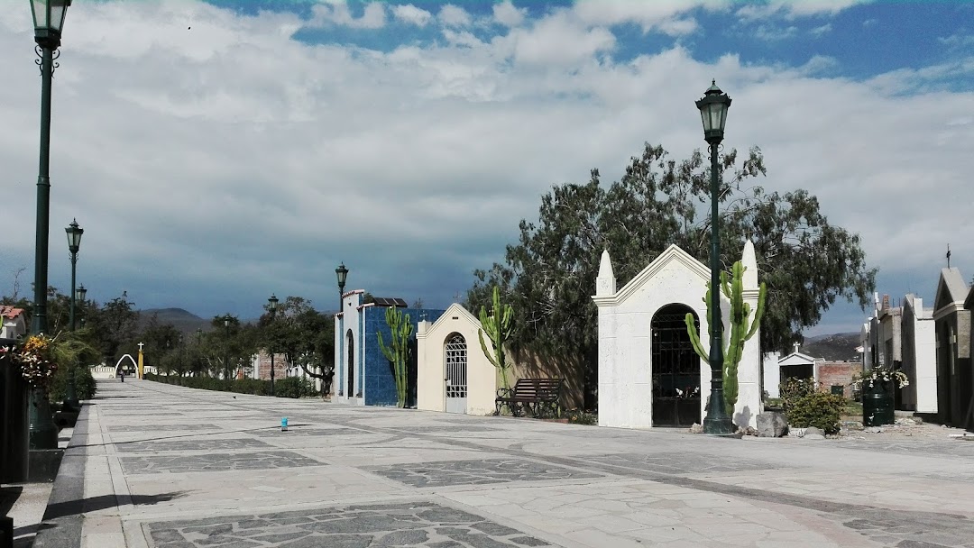 Cementerio De Characato