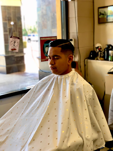 Barber Shop «Big W Barber Shop», reviews and photos, 1159 E Alosta Ave, Azusa, CA 91702, USA