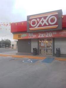 Oxxo Las Provinciasqe camión pasa por ai Las Provincias Y Jose Ovalle 401, Cesáreo Sepúlveda, La Encarnacion, 66633 Cdad. Apodaca, N.L., México