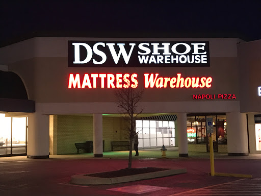 Shoe Store «DSW Designer Shoe Warehouse», reviews and photos, 4100 William Penn Hwy, Monroeville, PA 15146, USA