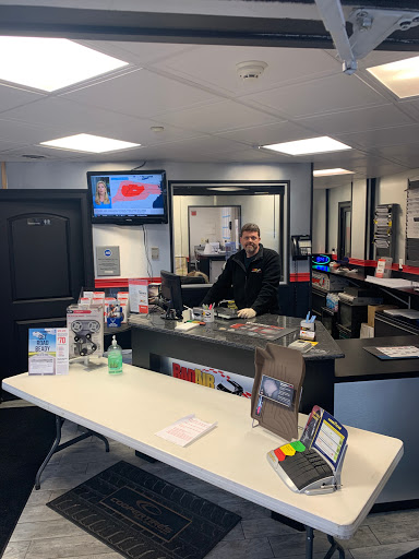 Auto Repair Shop «Rad Air Complete Car Care and Tire Centers», reviews and photos, 6565 Pearl Rd, Parma Heights, OH 44130, USA