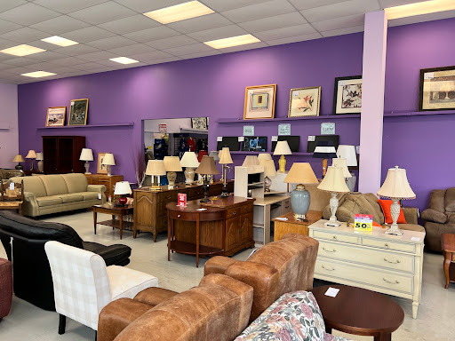 Thrift Store «WINGS Resale Store», reviews and photos, 300 W Golf Rd, Schaumburg, IL 60195, USA