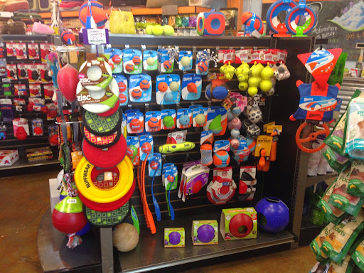 Pet Supply Store «Petapoluza Pet Supply & Grooming», reviews and photos, 114 N 36th St, Seattle, WA 98103, USA