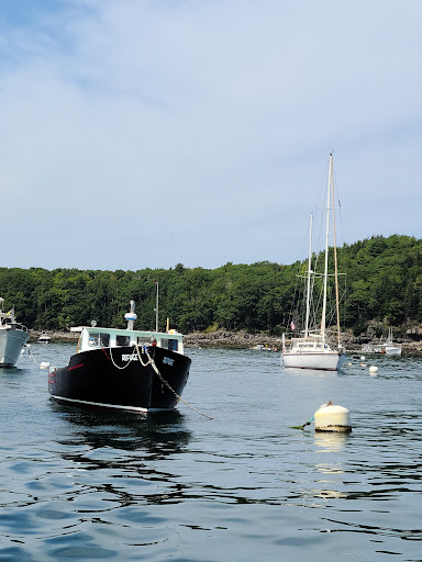 Sightseeing Tour Agency «Lulu Lobster Boat Ride», reviews and photos, 55 West St, Bar Harbor, ME 04609, USA