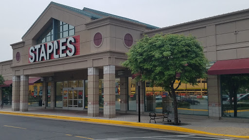 Staples, 11620 Plaza America Dr, Reston, VA 20190, USA, 