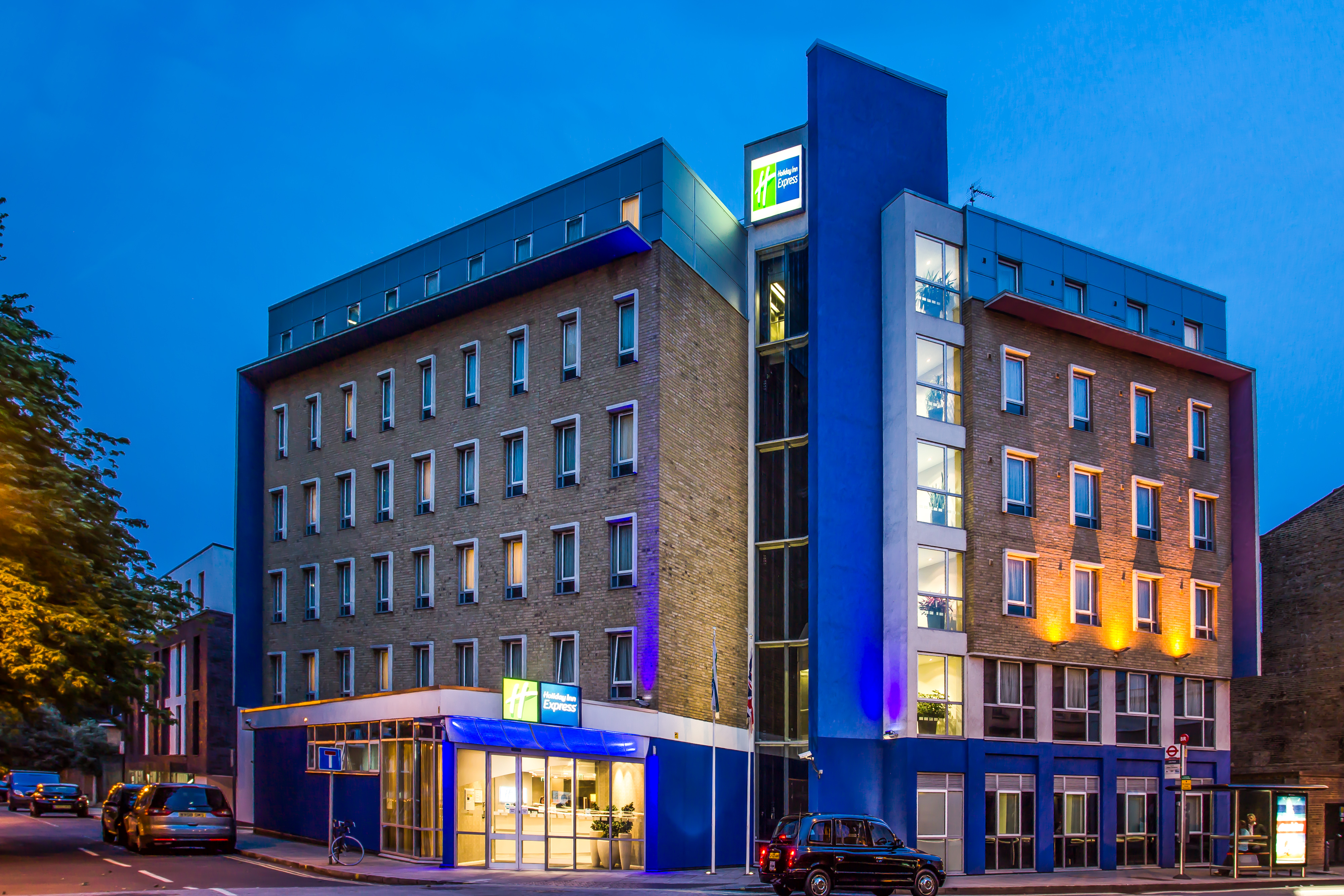 Picture of a place: Holiday Inn Express London - Earl&#39;s Court, an IHG Hotel
