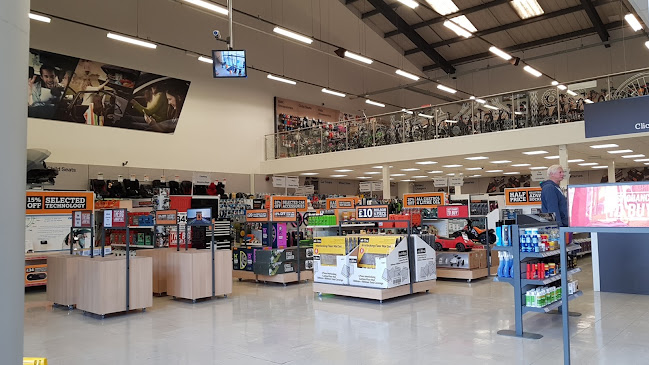Reviews of Halfords (Motor Maintenance & Cycle Store) in Peterborough - Auto glass shop
