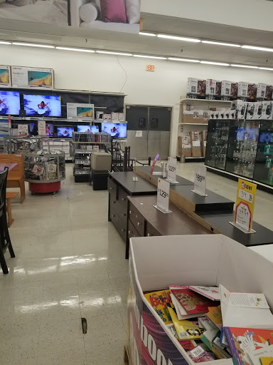 Shopping Mall «Central Shopping Plaza», reviews and photos, 3825 NW 7th St, Miami, FL 33126, USA