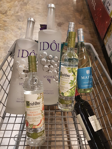 Wine Store «Total Wine & More», reviews and photos, 6232 Topanga Canyon Blvd Floor #1, Suite 1380, Woodland Hills, CA 91367, USA