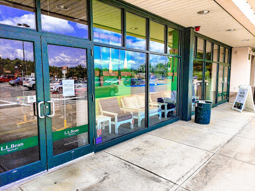 Clothing Store «L.L. Bean Outlet», reviews and photos, 31 Gusabel Ave, Nashua, NH 03063, USA