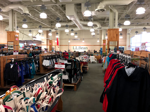 Clothing Store «L.L. Bean Outlet», reviews and photos, 1 Freeport Village Station, Freeport, ME 04033, USA