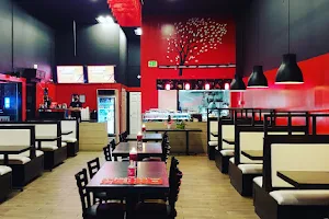 La Zona Sushi image