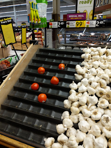 Grocery Store «Hannaford Supermarket», reviews and photos, 71 Jayview Dr, Enosburg Falls, VT 05450, USA