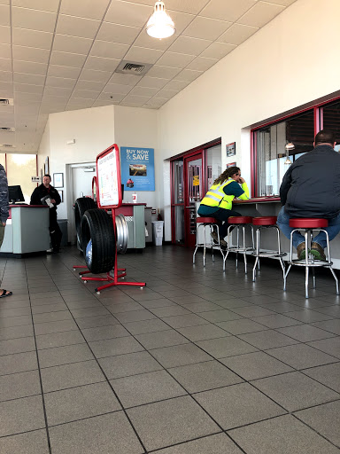 Tire Shop «Discount Tire Store - Irving, TX», reviews and photos, 3516 W Airport Fwy, Irving, TX 75062, USA