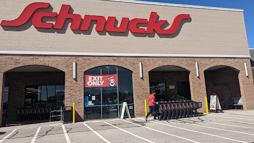 Grocery Store «Schnucks», reviews and photos, 2030 Dorsett Rd, Maryland Heights, MO 63043, USA