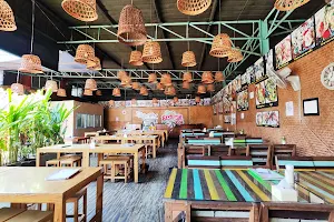 ร้านส้มตำพาเพลิน image