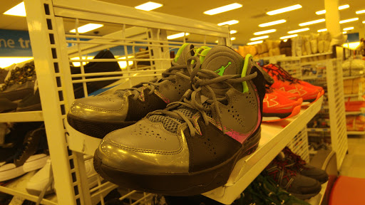 Clothing Store «Ross Dress for Less», reviews and photos, 2851 El Camino Real, Tustin, CA 92782, USA