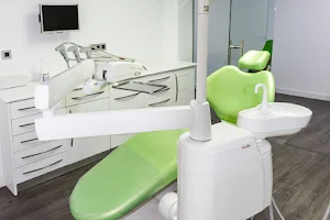 Clínica Dental Dr Munir image
